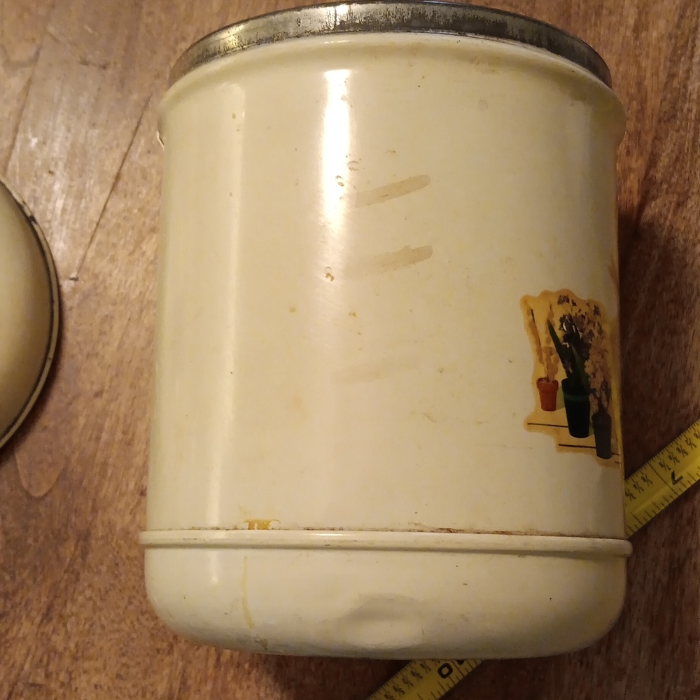 Vintage Tin Storage Container - Picture 13 of 13